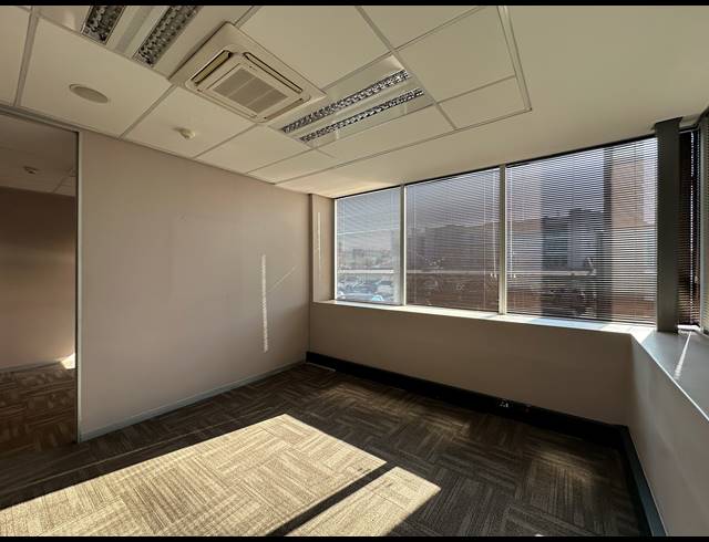 493.70M² OFFICE TO LET IN HIGHVELD